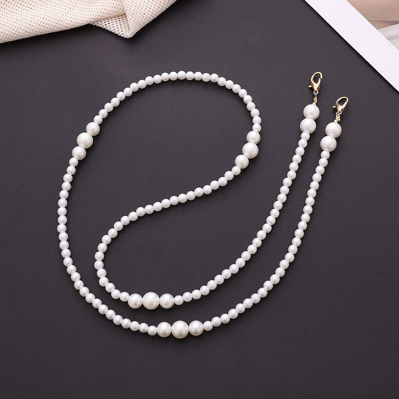 Heart-Designed Beaded Eyewear Chain Bowlift