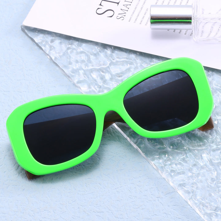 Ladies sunglasses in luxurious tortoiseshell design Bowlift