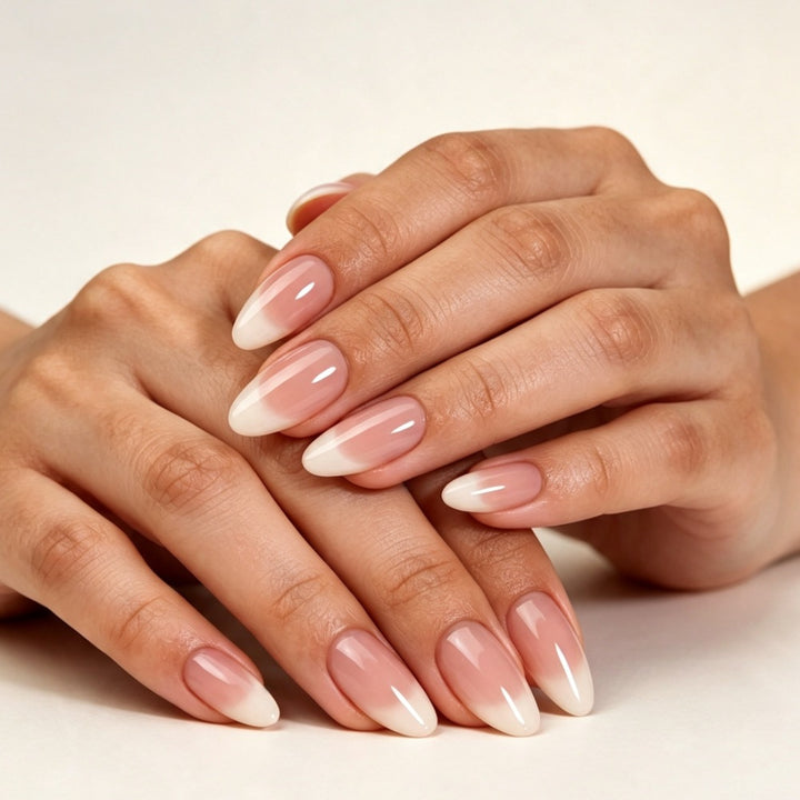 Artificial nails in elegant French-tip design Bowlift
