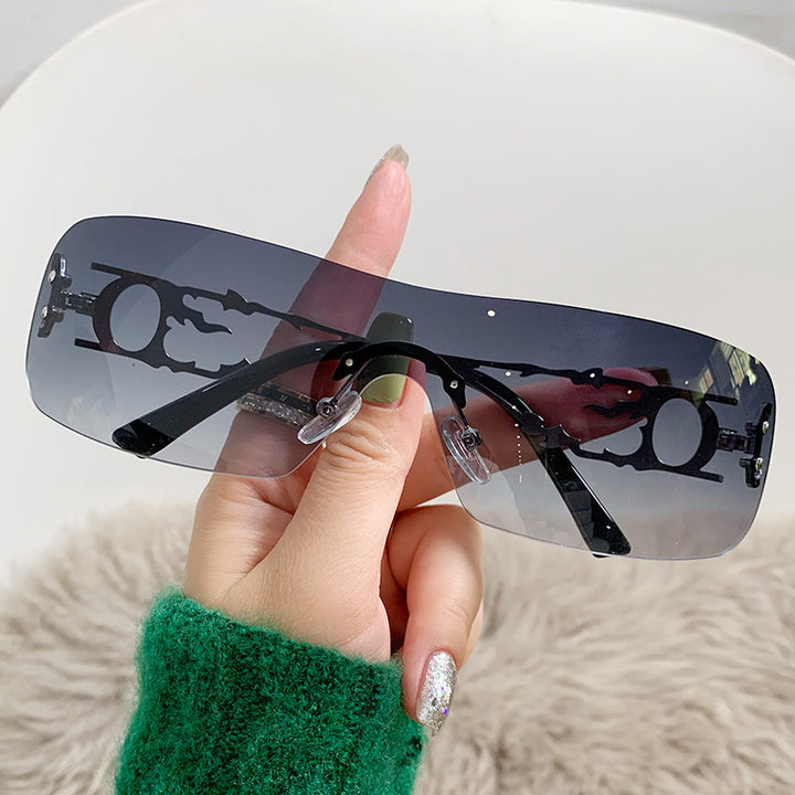 Ladies fashionable sunglasses with innovative design Bowlift