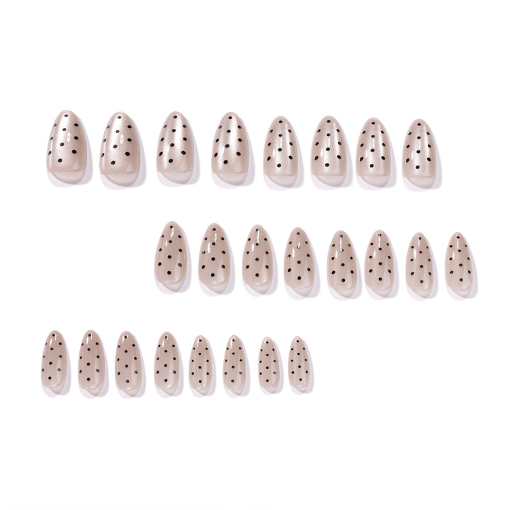 Artful nail tips in modern design Bowlift