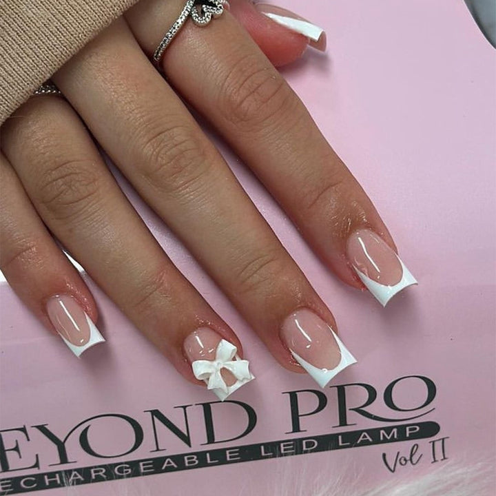 Shiny and creative nail art Bowlift