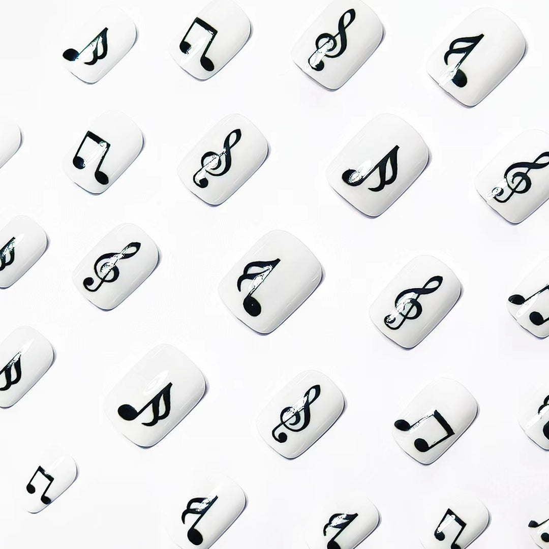 Artificial nails with music motif Bowlift
