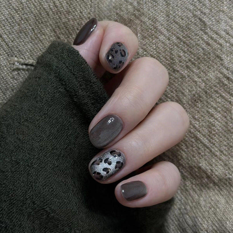 Stylish Press-On Nail Set with Artistic Leopard Design Bowlift