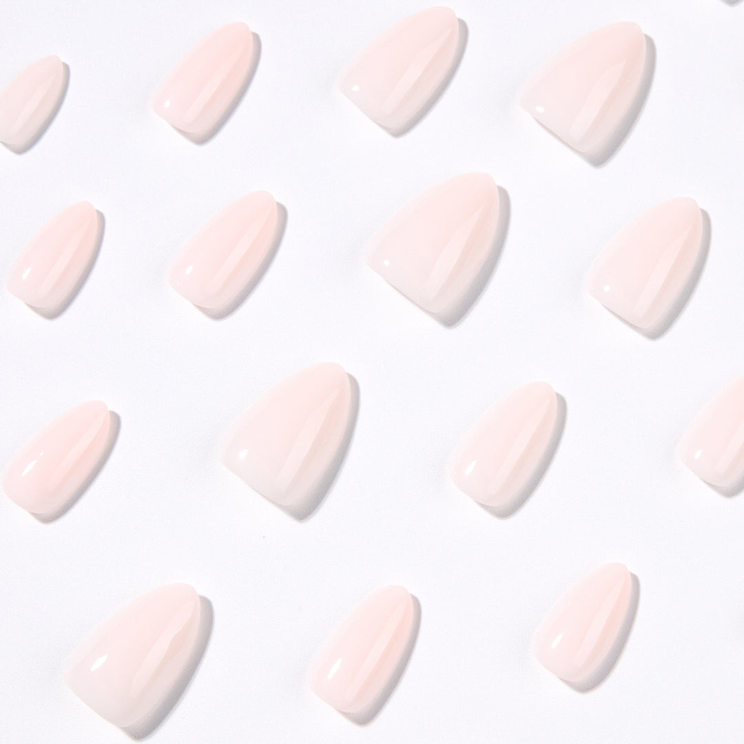 Elegant Stiletto Nails in High-Quality Gel Finish Bowlift