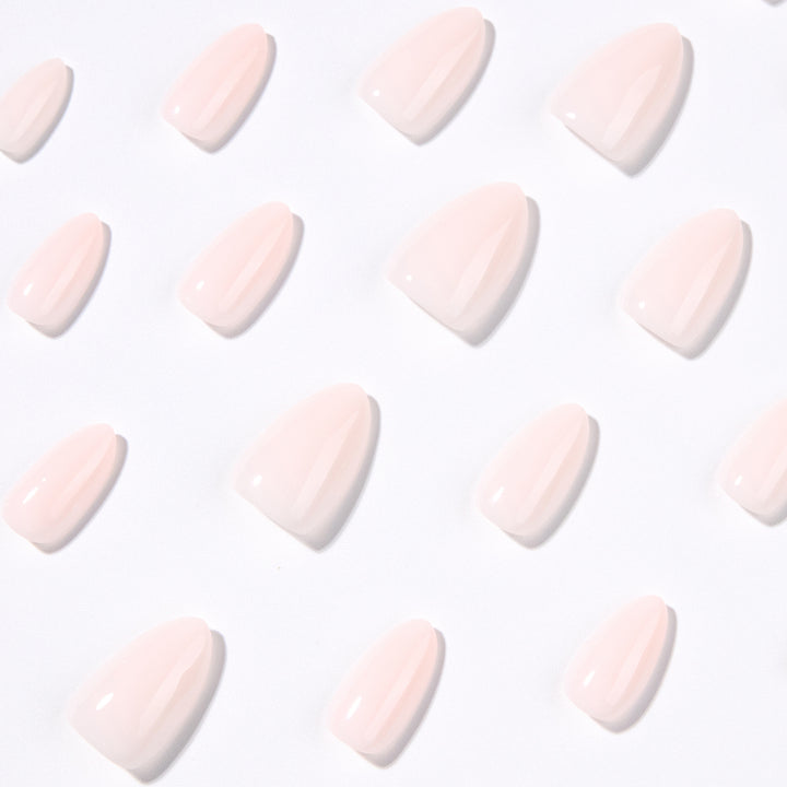 Elegant Stiletto Nails in High-Quality Gel Finish Bowlift