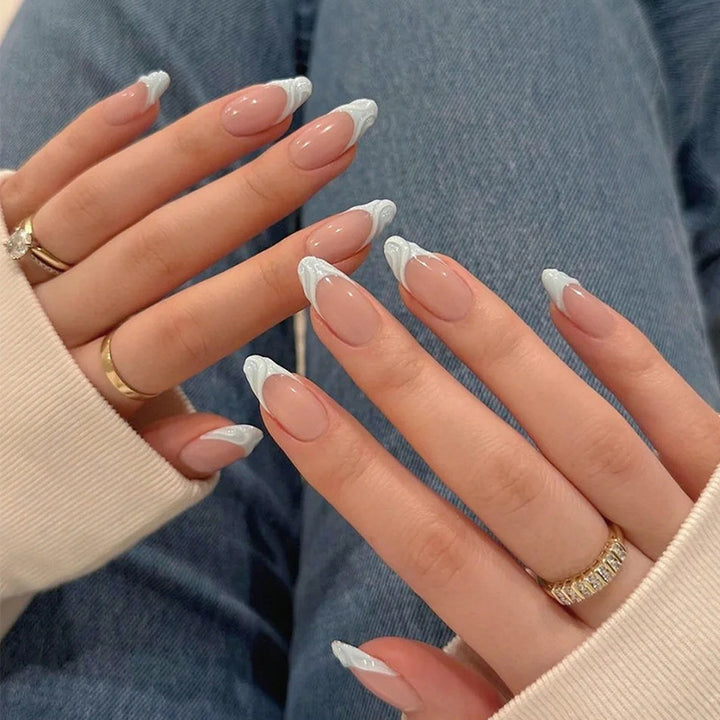 Elegant Heart-Designed Press-On Nail Tips Bowlift