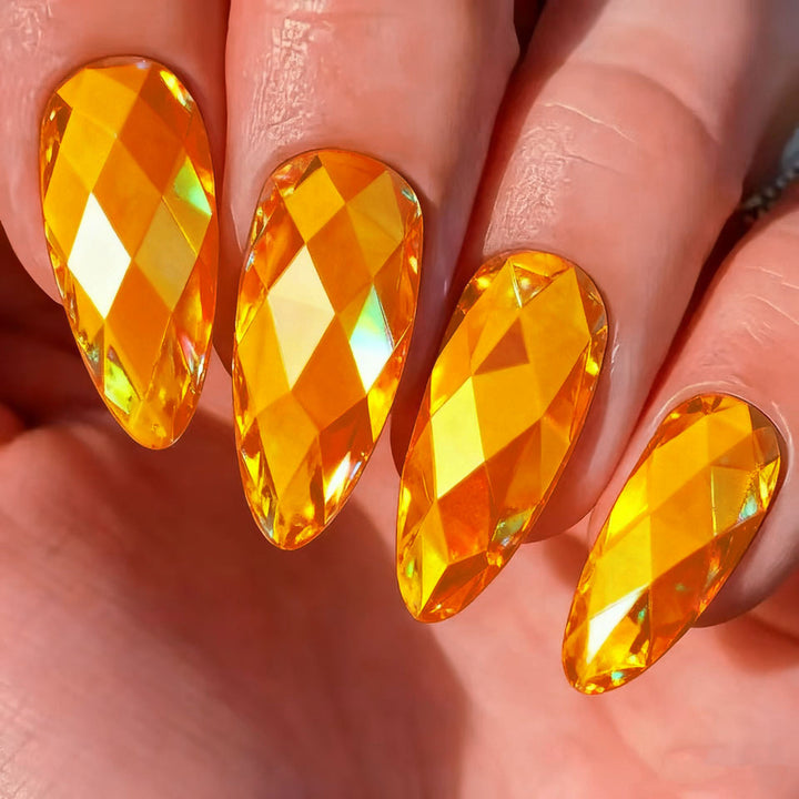 Eye-catching 3D art nails in crystal design Bowlift