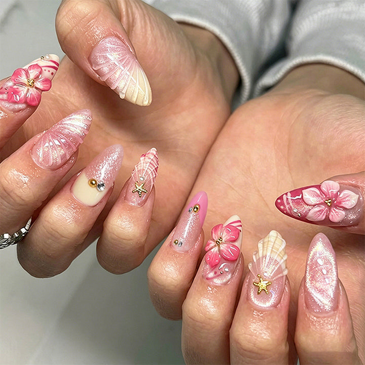 Artful nail set with floral accents Bowlift