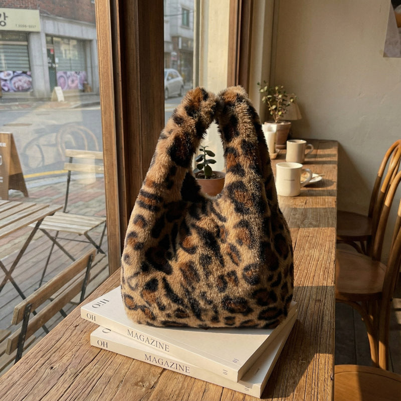 WoPlush Faux Fur Hobo Bag Bowlift