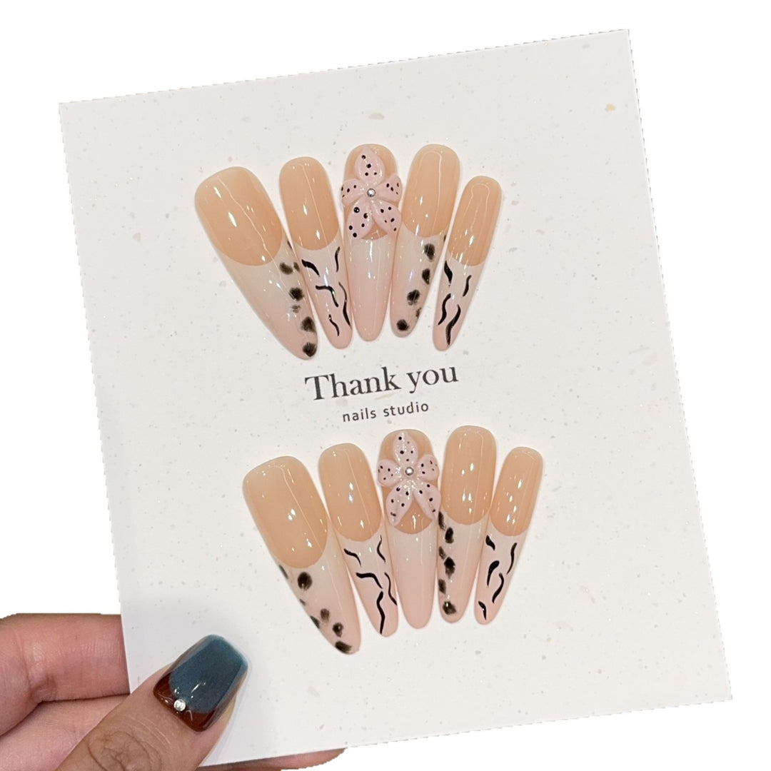 Elegant artificial nails with flower and animal design Bowlift