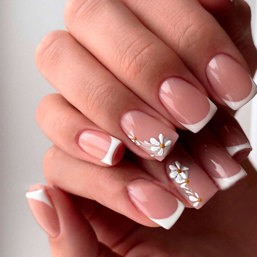Artful nail art with elegant flower design Bowlift