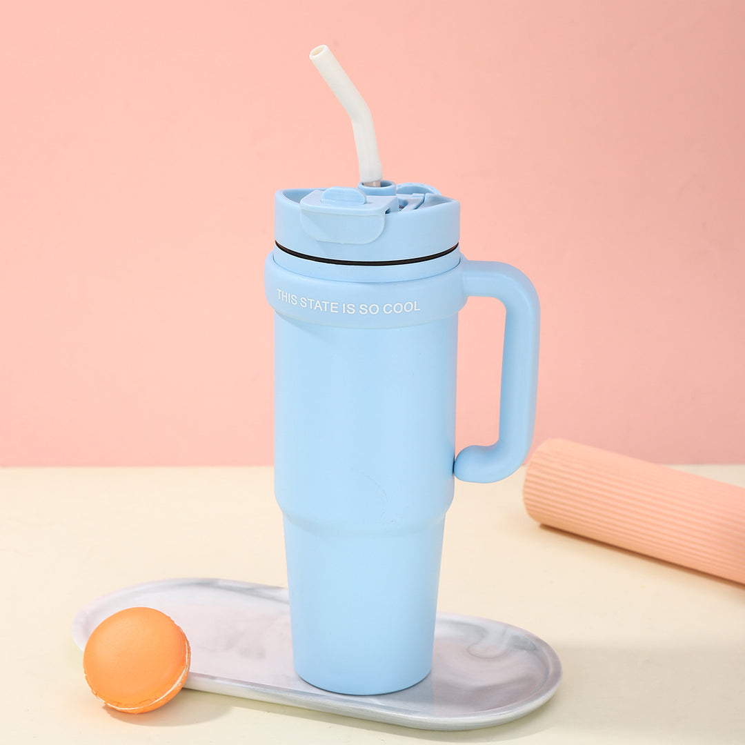 Unisex drinking cup with integrated straw Bowlift