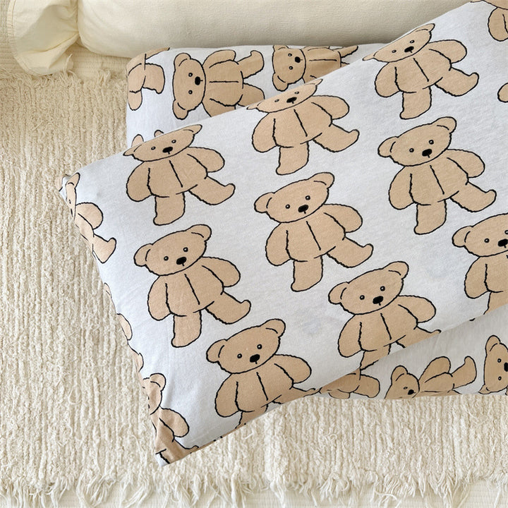 Unisex cotton pillowcase with cheerful bear design Bowlift