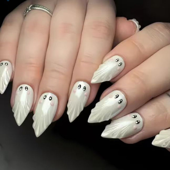 Halloween-Themed Press-On Nail Set Bowlift