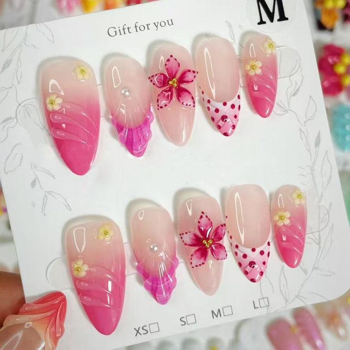 Nail art set with floral patterns and ombre effects Bowlift