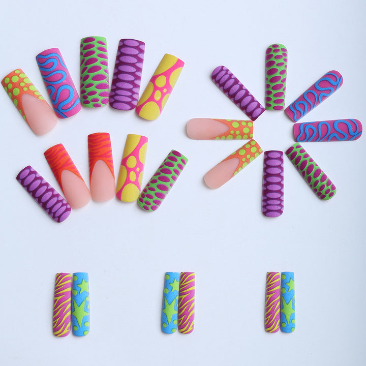 Artificial nails with extravagant design variety Bowlift