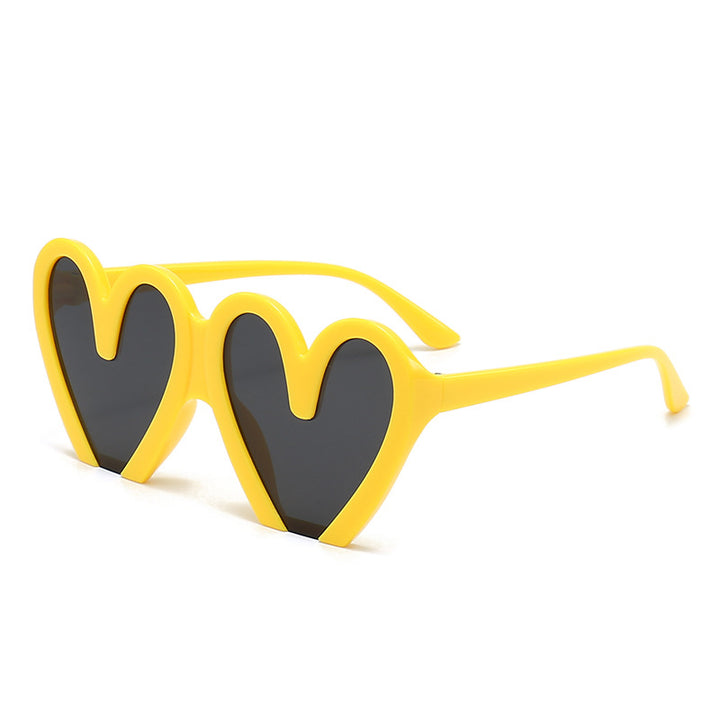 Women's fashionable sunglasses in unique heart design Bowlift