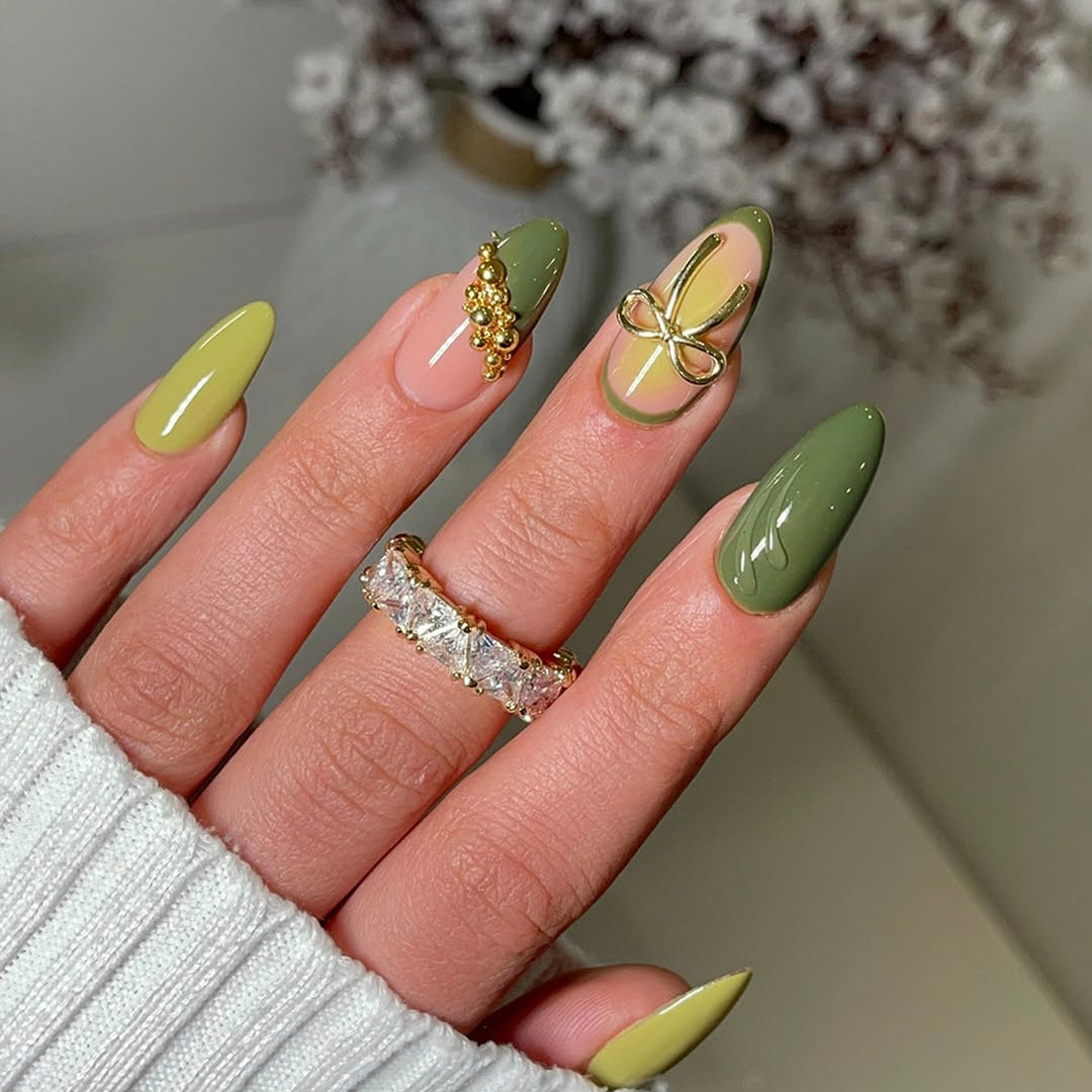 Artificial Fingernails with Creative Accents Bowlift