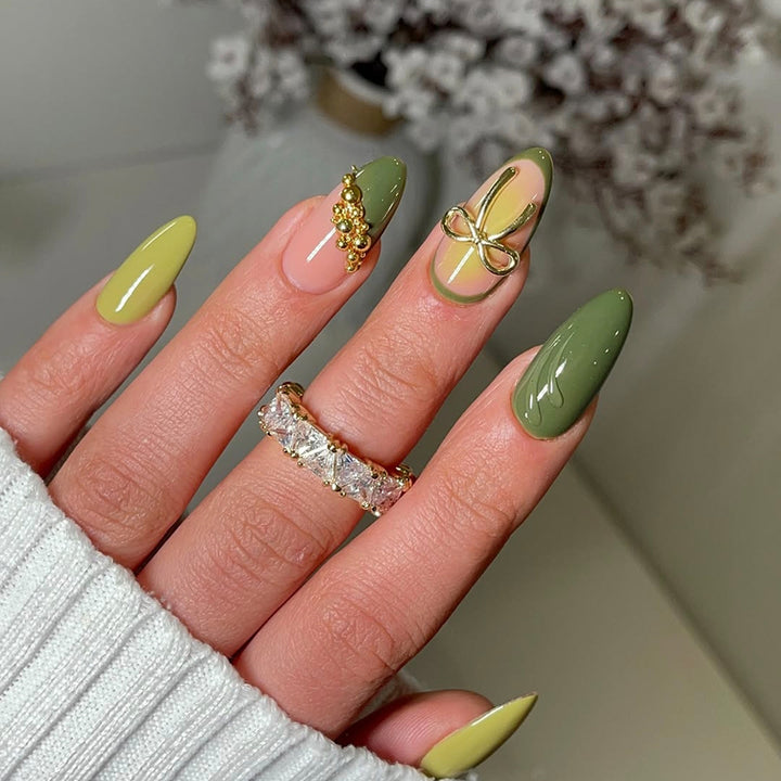 Artificial Fingernails with Creative Accents Bowlift