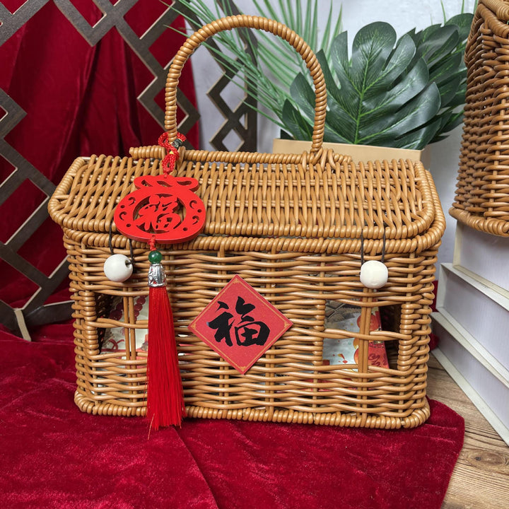 Women's stylish braided basket with rounded roof Bowlift