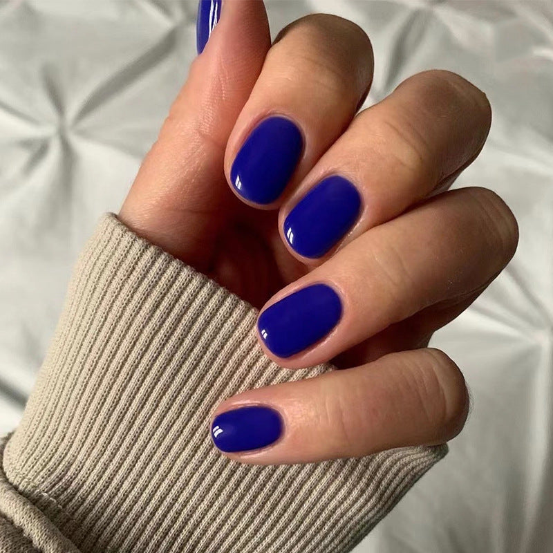 Creative Nail Art with Elegant High Gloss Finish Bowlift
