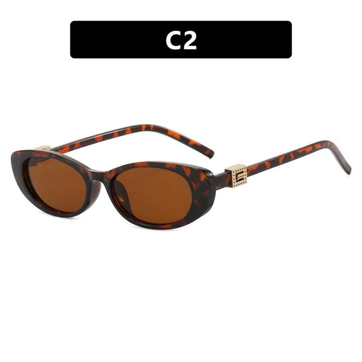 Women elegant Cat-Eye sunglasses with fine accents Bowlift