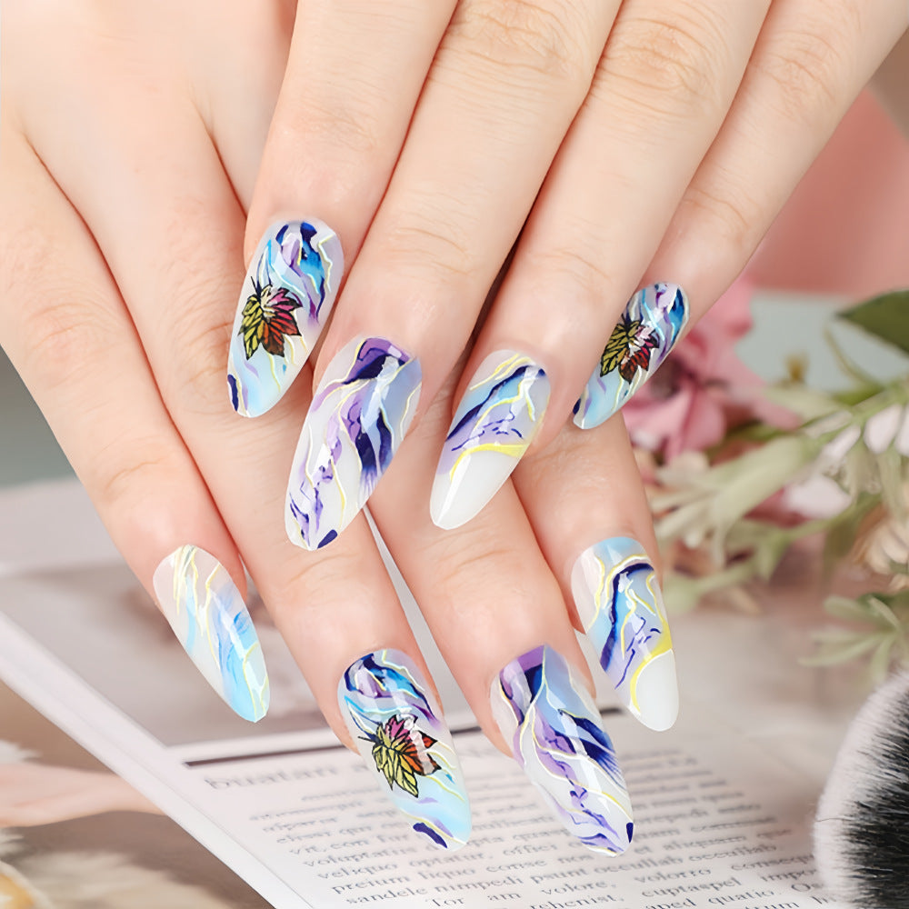 Artificial nails in elegant floral design Bowlift