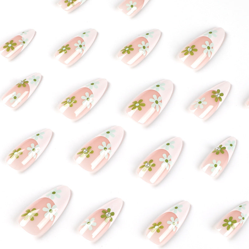 Artful nail art with delicate floral motifs Bowlift