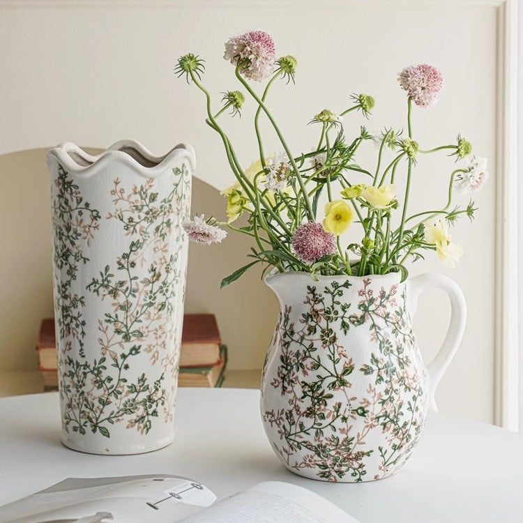 Handcrafted ceramic vase with floral motifs Bowlift