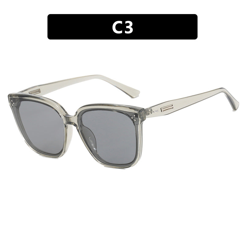 Women's modern oversized sunglasses with elegant, wide frame Bowlift