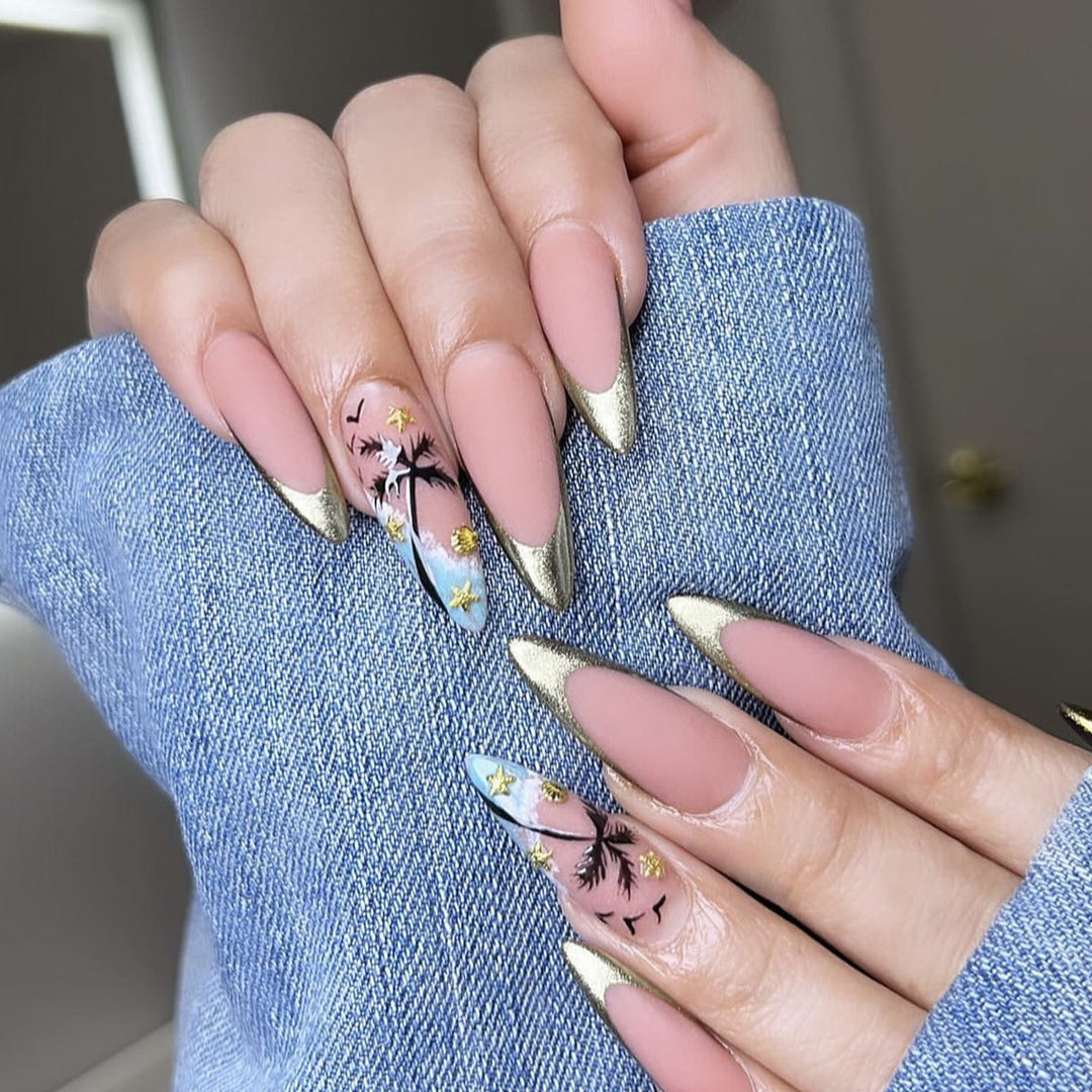 Artistic Stiletto Nail Art Bowlift