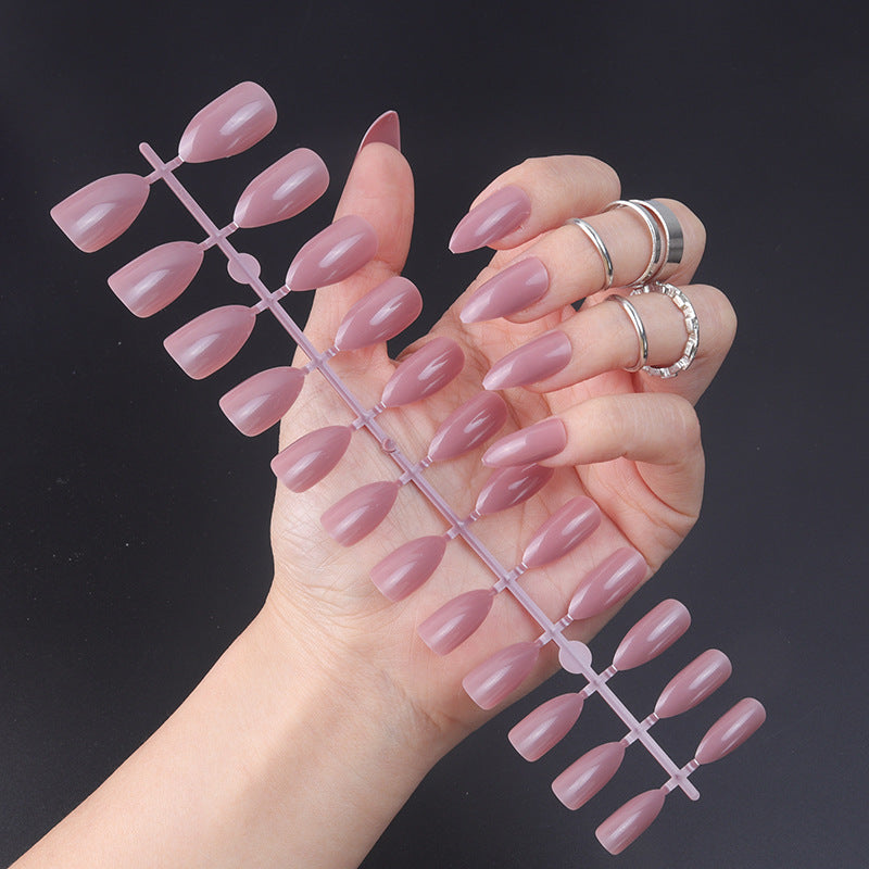 Stiletto Press-On Nails with Glossy Finish Bowlift