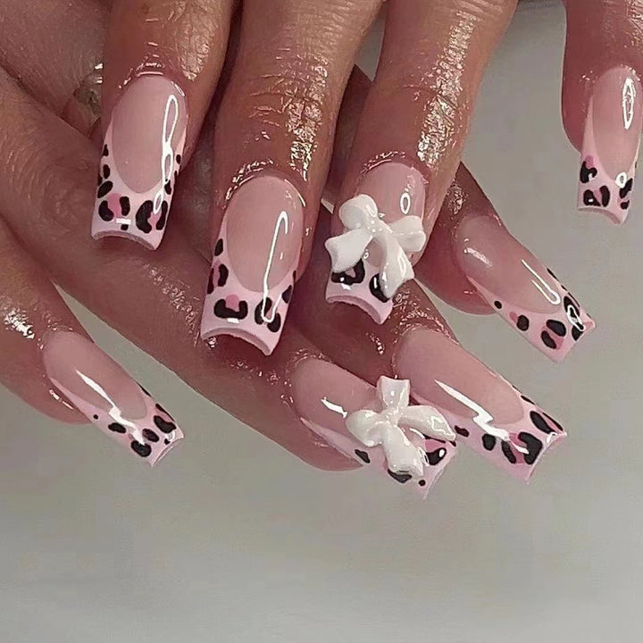 Artificial nails with leopard pattern and bows Bowlift