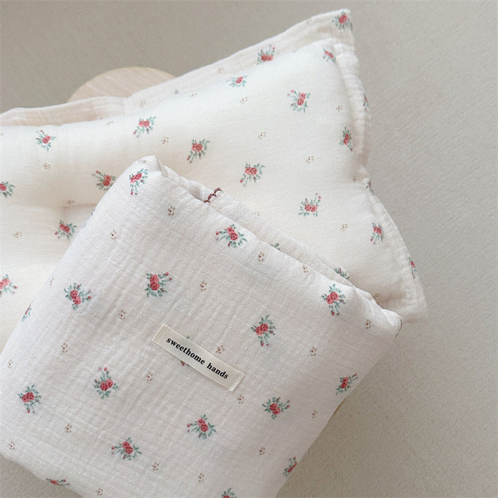 Unisex cuddly muslin blanket with elegant floral pattern Bowlift