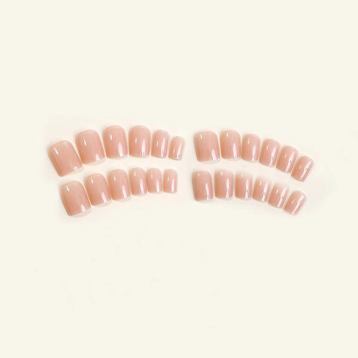 High-quality artificial nails in a natural look Bowlift