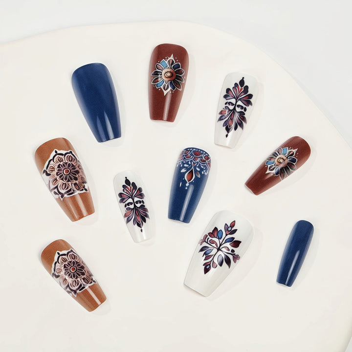 Artificial nails in elegant floral design Bowlift