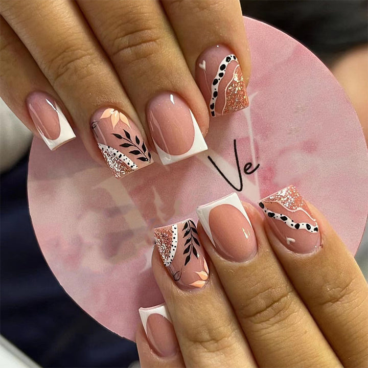 Trendy artificial nails in flower and glitter pattern Bowlift