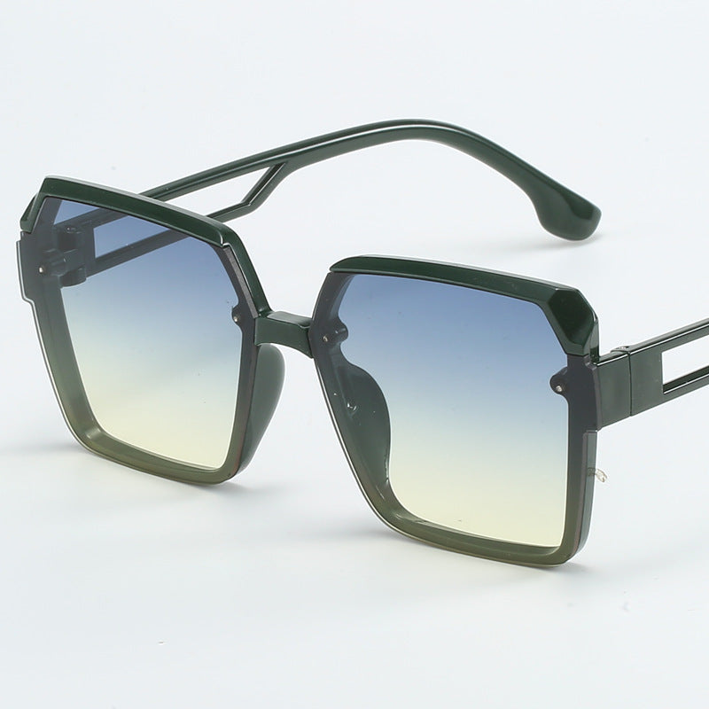 Ladies fashionable square sunglasses with filigree design Bowlift