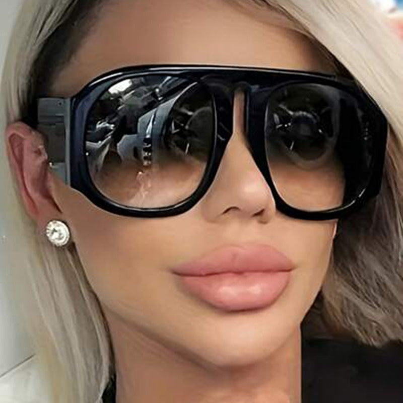 Women's trendy oversized sunglasses with fashionable gradient Bowlift