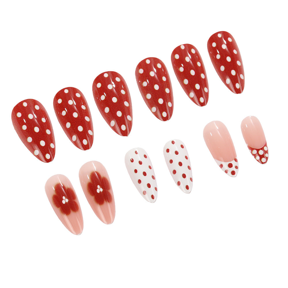 Playful retro style artificial nails Bowlift