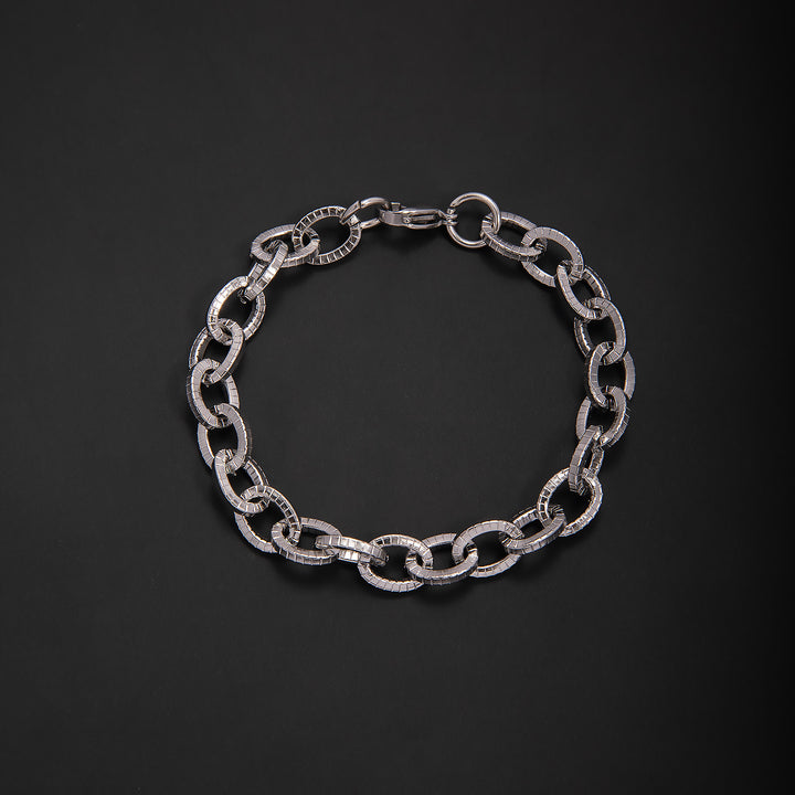 Contemporary Link Chain Necklace Bowlift