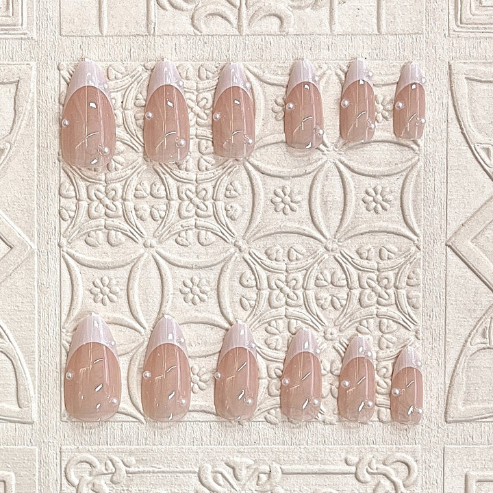 Elegant Decorative Press-On Nail Set Bowlift