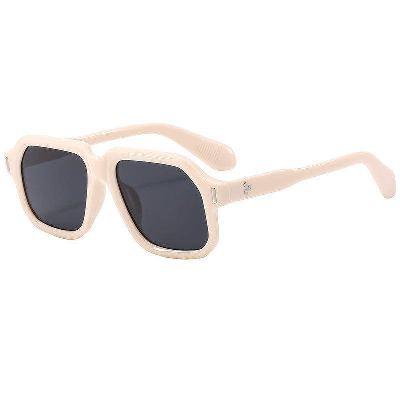 Ladies Elegant and Stylish Sunglasses in Modern Design Bowlift