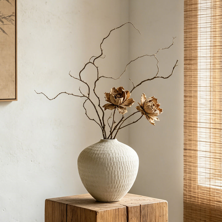 Decorative ceramic vase Bowlift