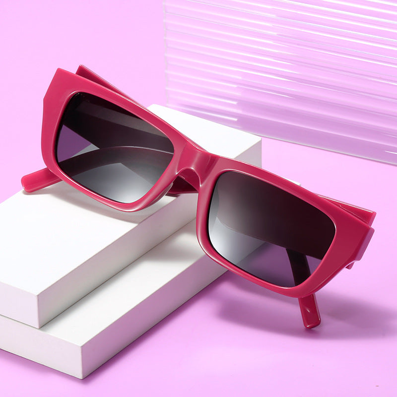 Women's fashionable rectangular sunglasses in innovative design Bowlift