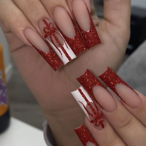 Glittery Stiletto Press-On Nails with Gift Design Bowlift