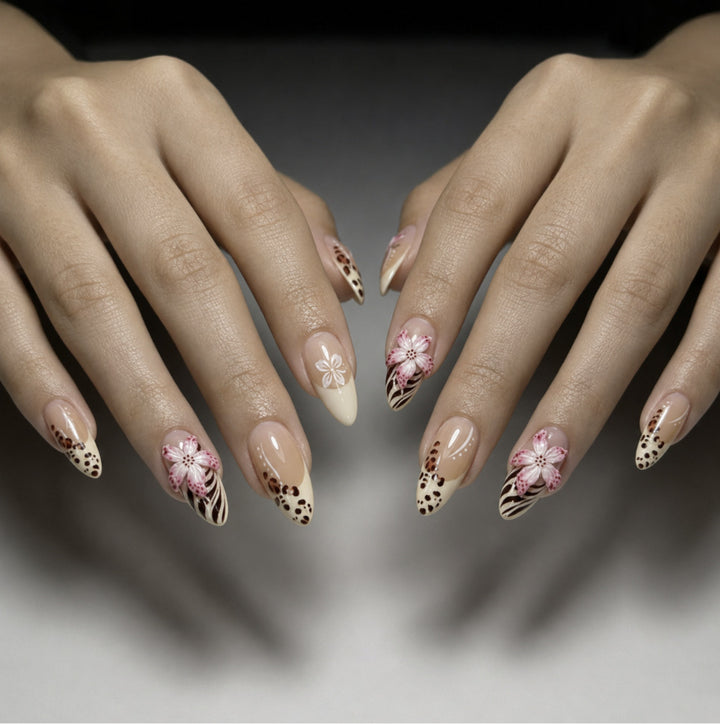 Artificial nails with floral design and elegant lace look Bowlift
