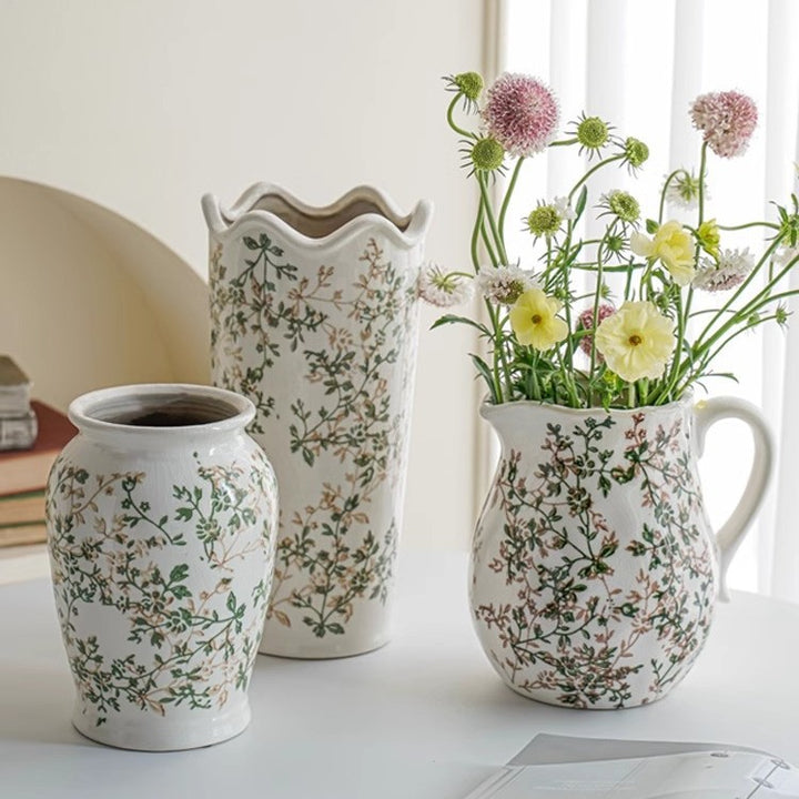 Handcrafted ceramic vase with floral motifs Bowlift