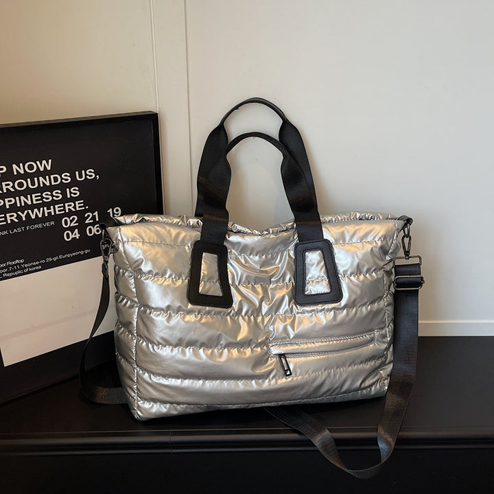 Leisure bag with padded interior and removable shoulder strap Bowlift